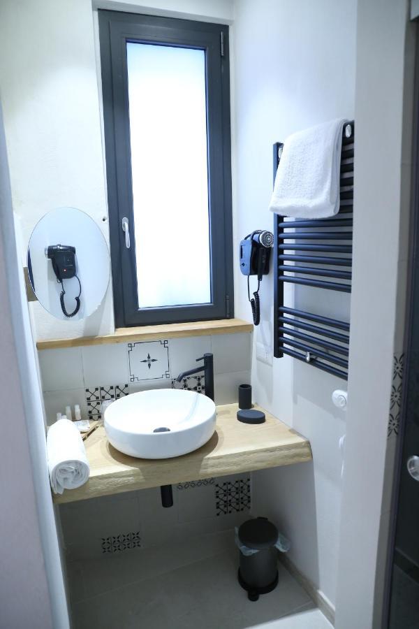 Locus Pendinelli Trani Bed & Breakfast Exterior photo